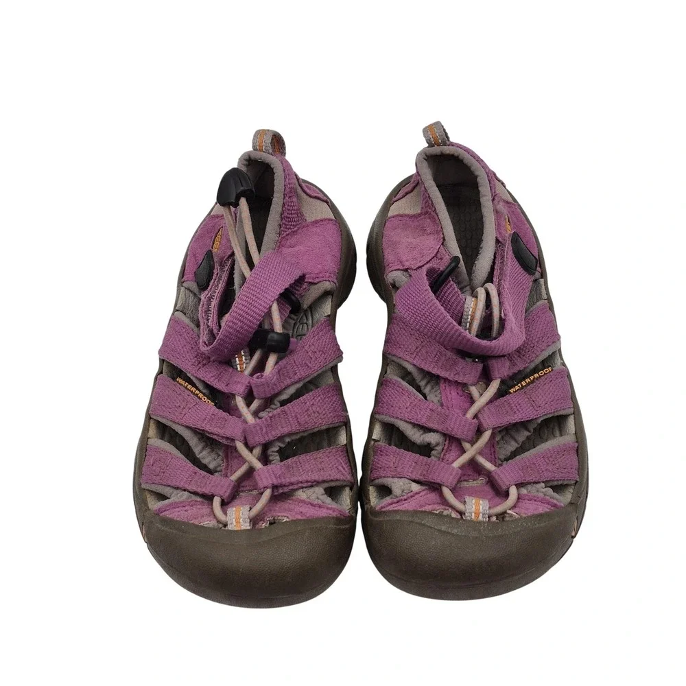 KEEN Newport H2 Waterproof Sandals Shoes Youth Girls Size 12 Magenta Pink Hiking